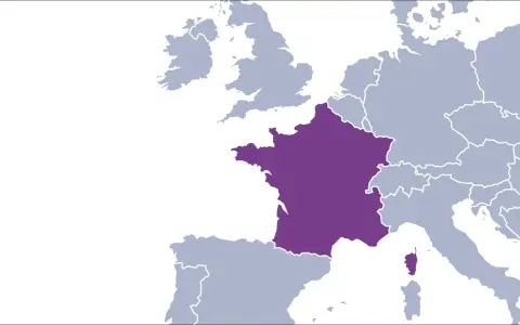 Karte von Europa mit hervorgehobenem Frankreich. Dies könnte die Energieversorgung oder die geografische Lage für Frankreichs Energiepolitik darstellen.