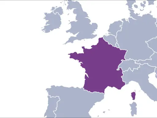 Karte von Europa mit hervorgehobenem Frankreich. Dies könnte die Energieversorgung oder die geografische Lage für Frankreichs Energiepolitik darstellen.