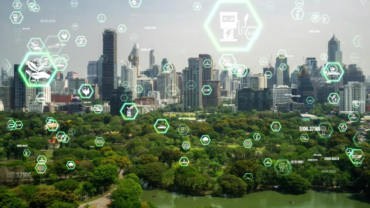 Grüne Symbole für Nachhaltigkeit über einer Stadt und einem Park. Sie visualisieren die leitbilder der stadtentwicklung, wie erneuerbare Energien und Umweltschutz.