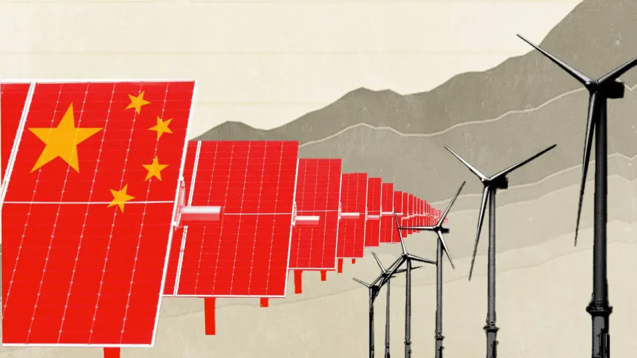 Reihen von Solarpanels mit chinesischer Flagge und Windräder symbolisieren Chinas Vorstoß bei erneuerbaren Energien.
