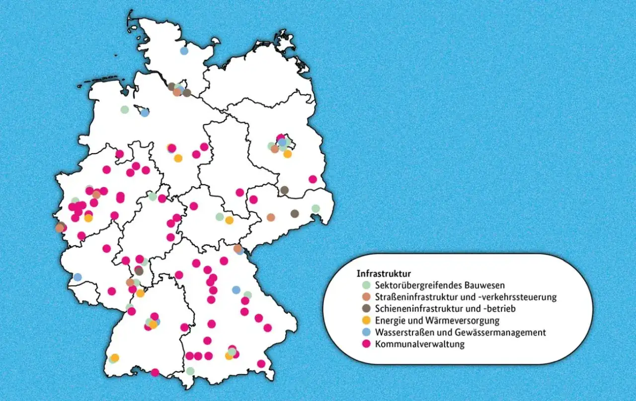 Karte von Deutschland mit bunten Punkten, die verschiedene Infrastrukturprojekte für eine smart city deutschland darstellen.